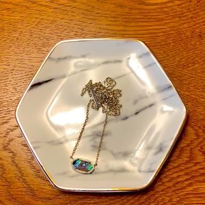 Kendra Scott necklace